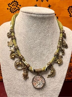Vintage-Inspired Olive Green Charm Necklace with Floral Pendant